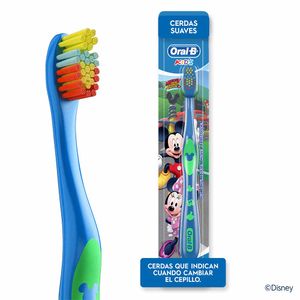 Cepillo de dientes ORALB mickey (1 und)