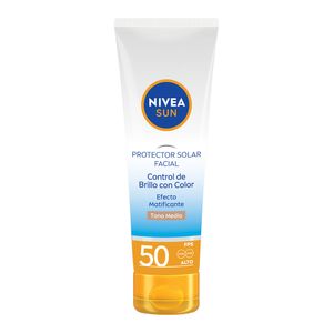 Protector solar NIVEA control brillo tono medio FPS 50 (50 ml)