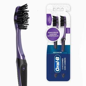Cepillo de dientes ORALB 5 acciones con carbón suave (2 und)